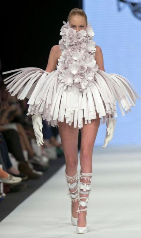 30+ Paper Dress Fashion You've Never Seen Before - Feminine Buzz