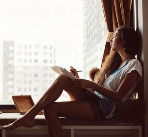 30 Easy By The Window Shot You Can Do While Staying At Home - Feminine Buzz