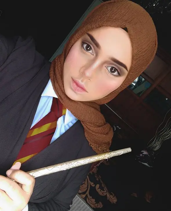 hermione hijab cosplay by queen of luna