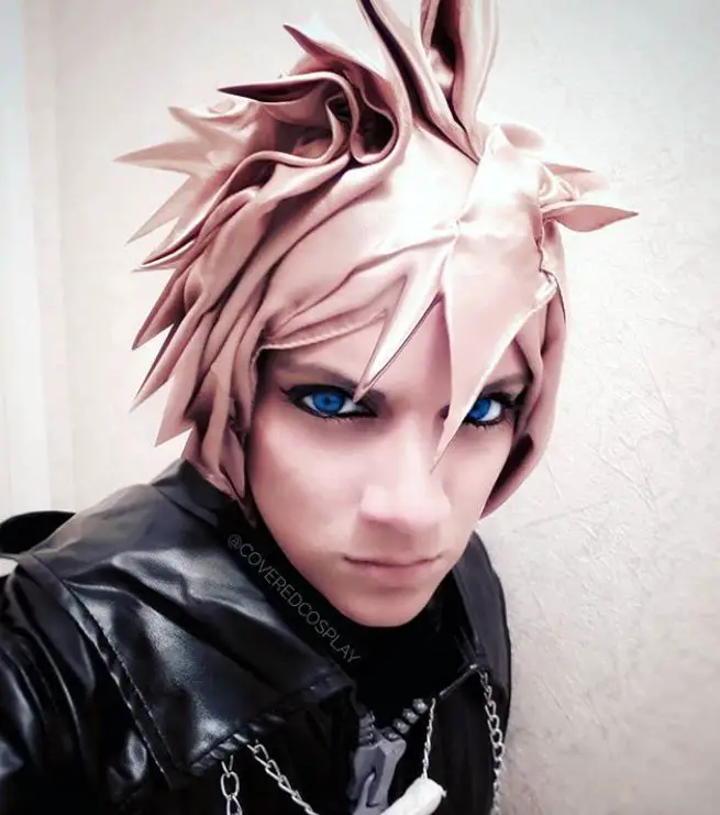 roxas from kingdomhearts cosplay by hijab cosplayers kovacs and ace
